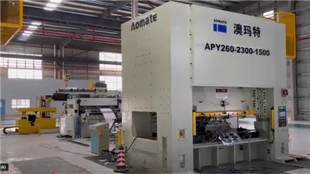 1600mm wide decoiler straightener & servo feeder press line for New energy cover products