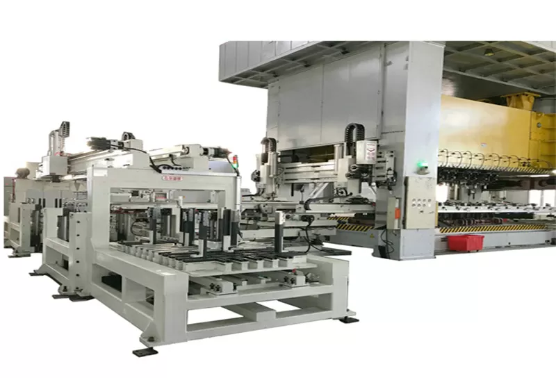 3D Transfer System with Compact Coil Feed Line for Multi-Stage Stamping of Automotive Parts