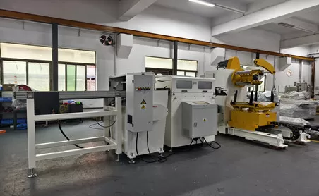 Servo Gripper Feeder vs. Conventional Automatic Feeder: Key Differences and Material Applications