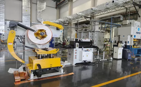 Differences Between 2-in-1 Uncoiler Leveling Line and 3-in-1 Coil Feeder in Stamping Operations