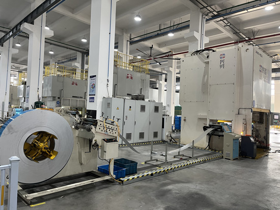 Dual Servo Feeder
