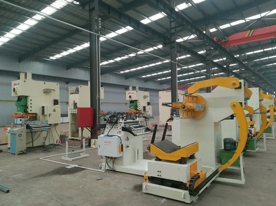 HCXL Type 2 In 1 Uncoiler Leveler With Coil Loading Trolley For Sheet Thickness: 1.0-6.0mm