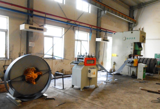 Is Your Stamping Workshop Running Out of Space? How a 3 in 1 Uncoiler Straightener Feeder Optimizes Production Layout