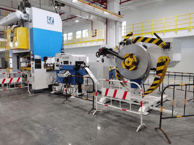 How Does a Double Head Decoiler Reduce Coil Changeover Downtime in Stamping Lines?cid=6
